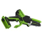 Цепная мини-пила Greenworks GD24CS15K8 24V 2010107UH (15 см) с автоматической смазкой цепи бесщеточная аккумуляторная с 8 Ач аккумулятором и зарядным устройством